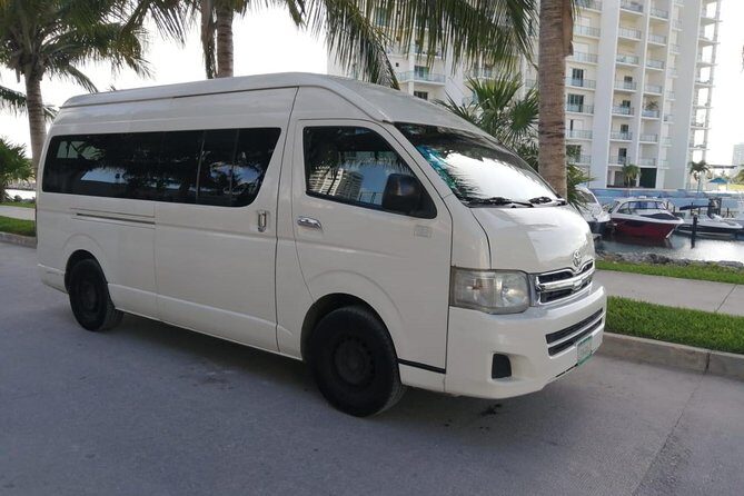 Private AC One Way Transfer from Airport to Puerto Morelos - Vehicle Features and Comfort