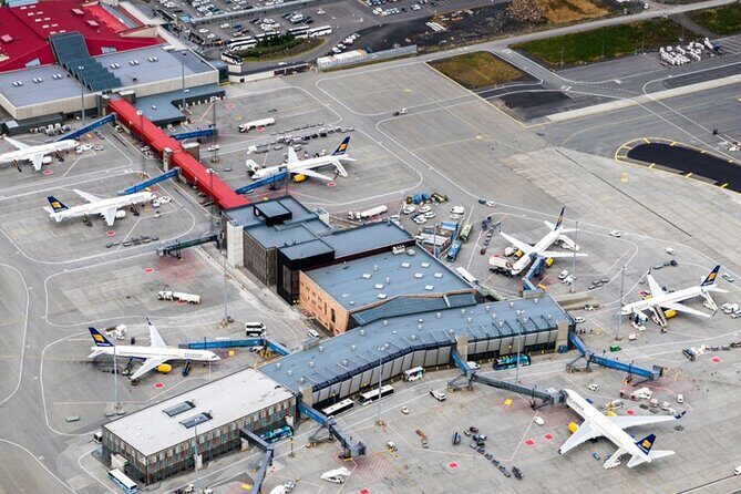 Private Airport Transfer from Keflavik airport to hotels in Reykjavik area - A Smooth Start: Private Airport Transfer from Keflavik to Reykjavik