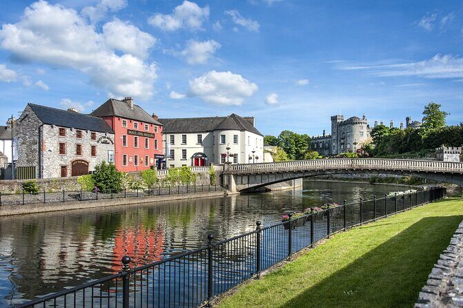Private Airport Transfer from Kilkenny City to Dublin Airport - Who Should Consider This Service?