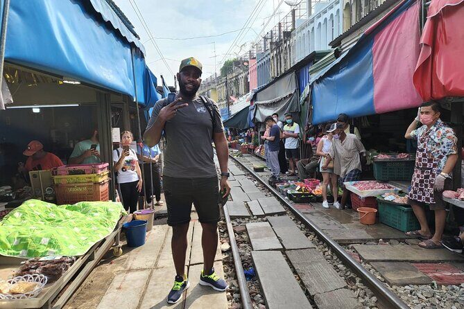 Private Amphawa Floating Market and Maeklong Railway Market Fireflies Day Tour - A Detailed Look at the Tour Experience
