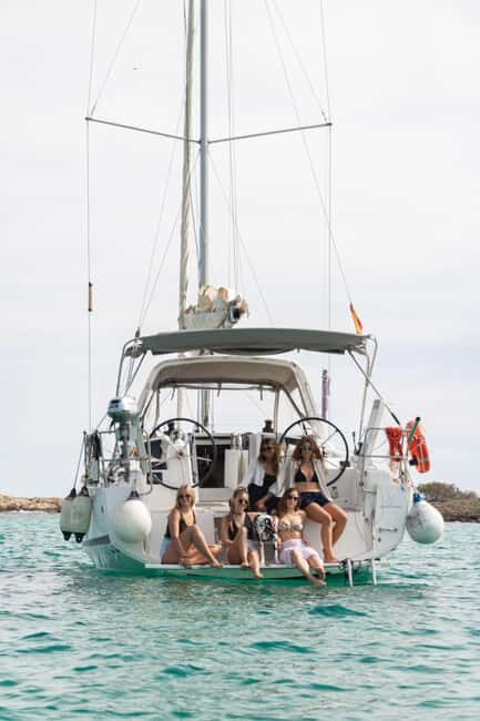 Private and exclusive sailboat in the Bay of Palma and surrounding areas - A Closer Look at the Experience