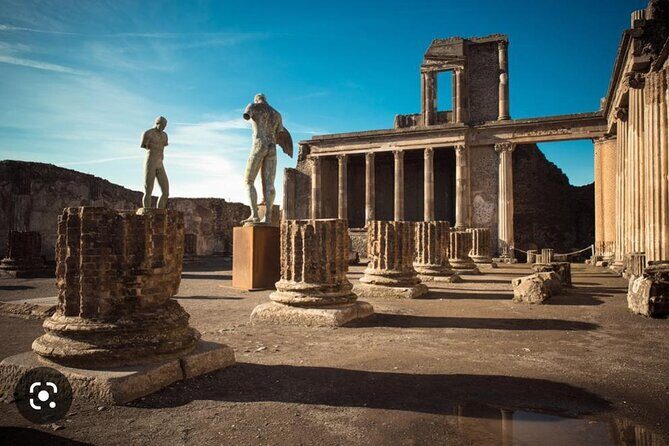 Private and Guided day in Pompeii and Vesuvius from Naples - Vesuvius: Climbing an Iconic Volcano