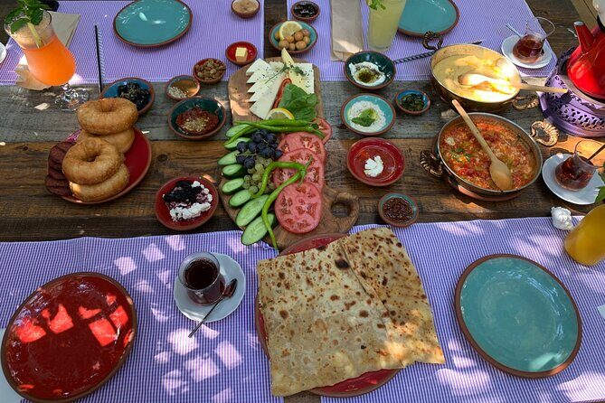 Private and guided VEGETARIAN / VEGAN tour of Istanbul - Meeting Points and Practical Details