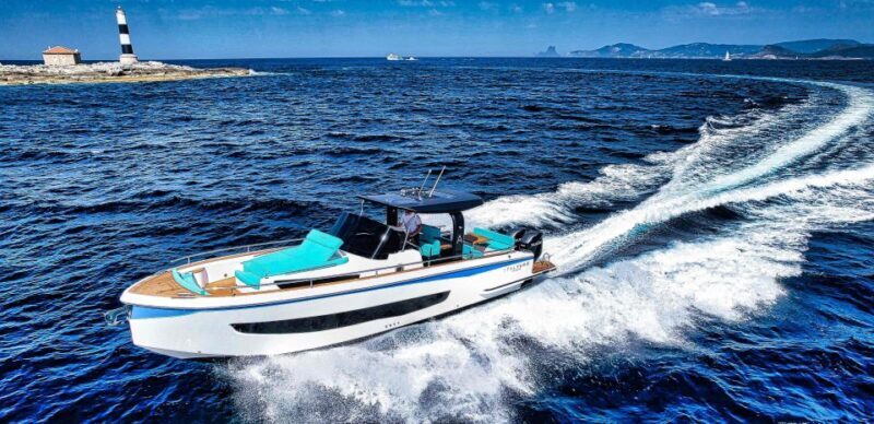 Private and Luxury boat day tour around Ibiza and Formentera - FAQ