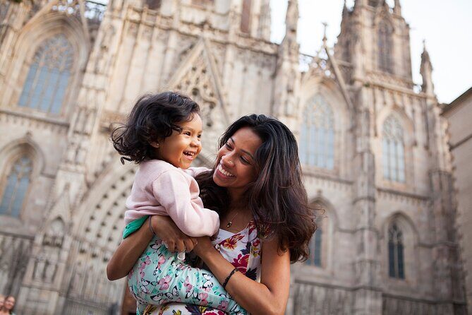 Private and Magical Photoshoot in Barcelona at Sagrada Familia - A Deep Dive into the Experience
