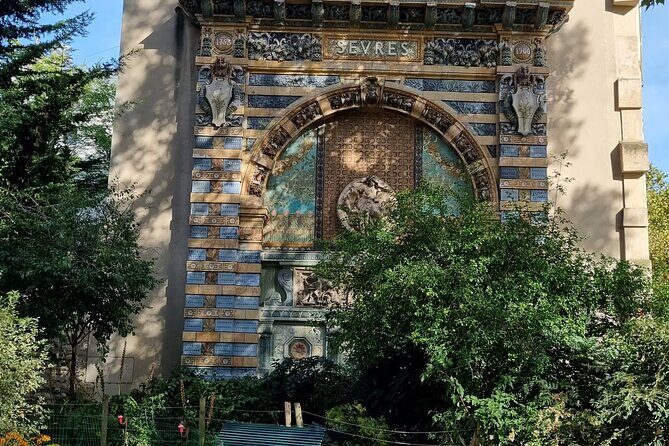 Private and secret tour of Saint-Germain-des-Prés - Frequently Asked Questions