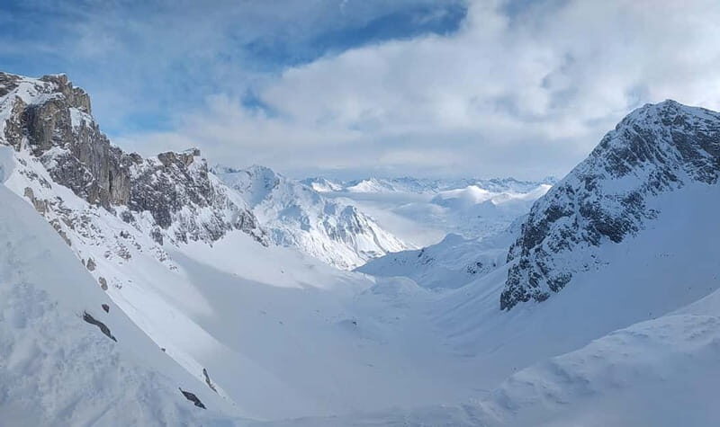 Private Andorra or Pyrinees Ski / Snowboard Tour Day trip - The Itinerary: What to Expect from Dawn to Dusk