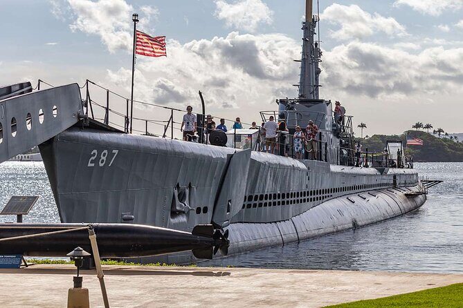 Private Arizona Memorial Bowfin Submarine and Honolulu City Tour - Key Points
