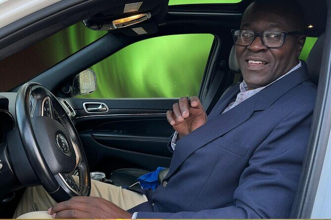 Private Aurora Tour Small Group SUV Experience - Key Points