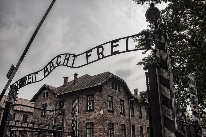 Private Auschwitz-Birkenau and Salt Mine Tour from Krakow - Key Points