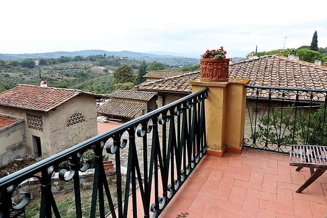 Private Authentic Dining Experience in a Tuscan Villa with Simona - An In-Depth Look at the Experience