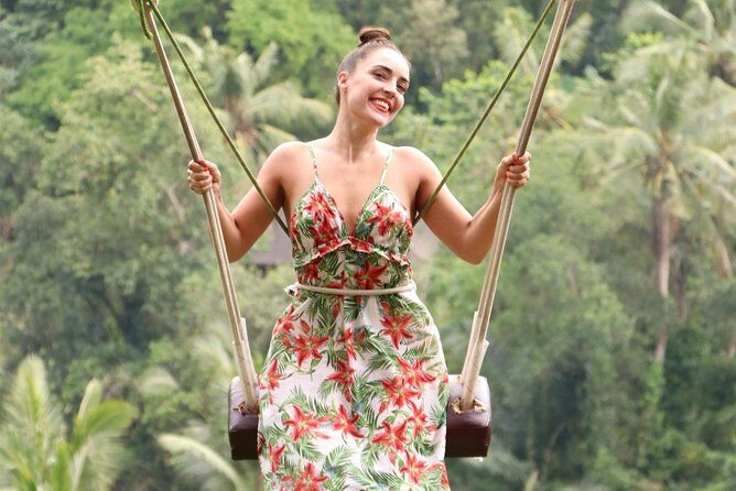 Private Bali swing, waterfall instagramable tour - Authenticity and Value