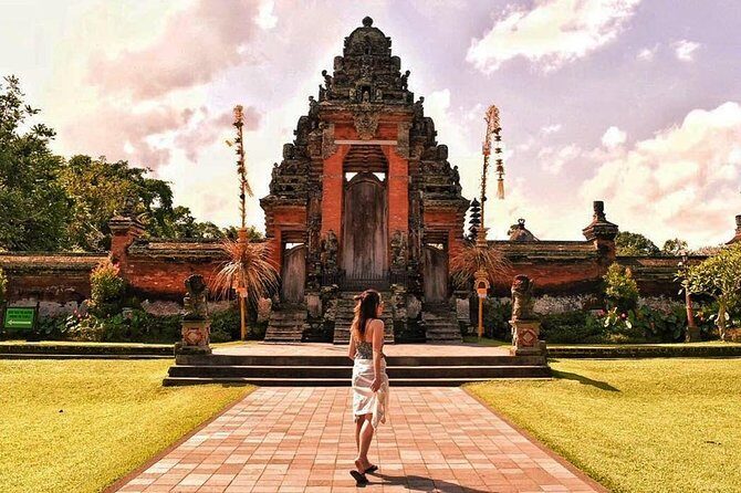Private Bali Tanah Lot and Taman Ayun Temple Tour with Japanese Speaking Guide - Who Should Consider This Tour?