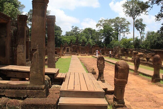 Private Banteay Srei and 4 Temples Guided Tour - Practical Tips and Considerations