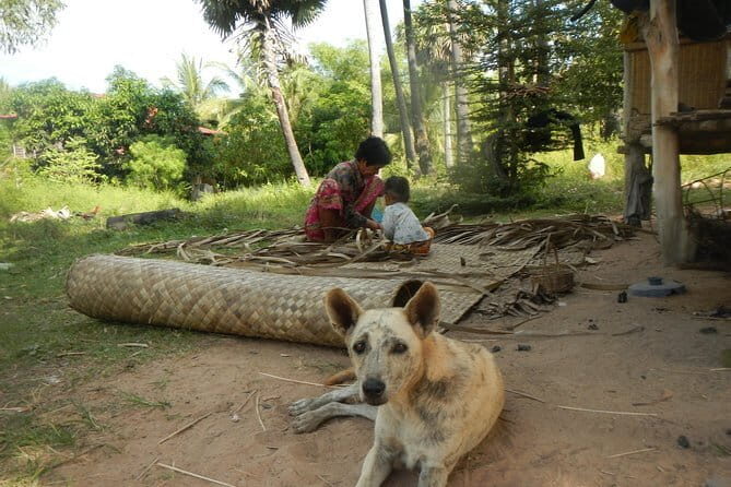 Private Banteay Srei and Roluos Group Temple Tour - FAQs