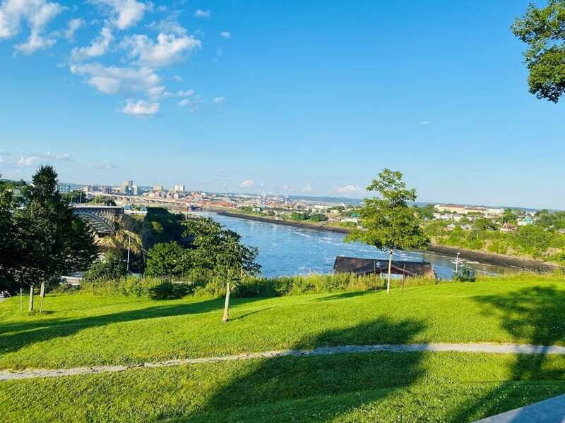 Private Bay of Fundy and City Highlights Tour up to 7 - The Price and Value