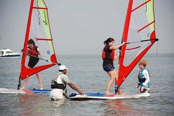 Private Beginner Windsurfing Course in Mandwa - Key Points