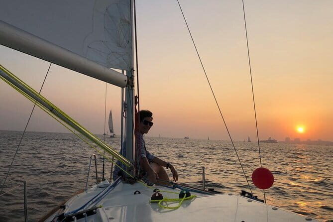 Private Beginner Windsurfing Course in Mandwa - FAQ