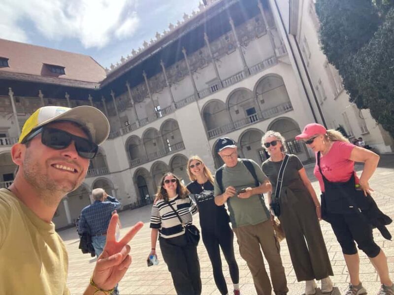 Private Bike Tour from 4 pax, Old Town, Univ, Castle, Jewish - Key Points