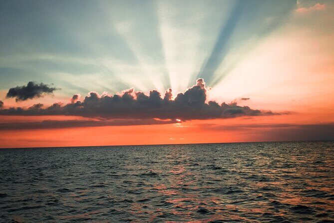 Private Boat and Fireworks Cruise in Waikiki - The Itinerary Breakdown