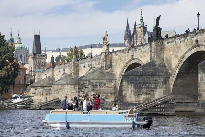 Private Boat Cruise With Unlimited Beer - The Drinks: Unlimited Beer & Prosecco