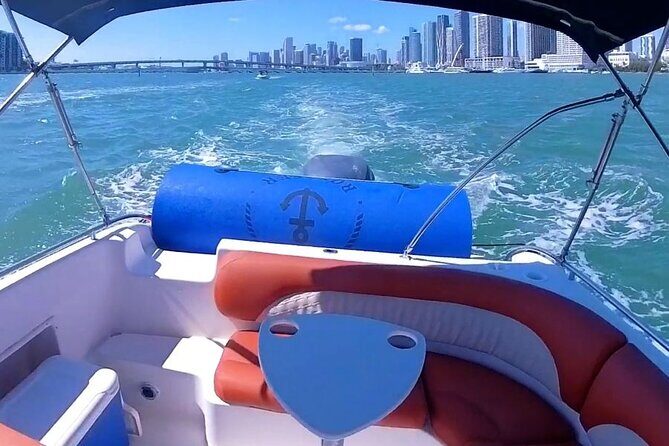Private Boat Rental in Miami for 10 People - Practical Tips for a Smooth Trip