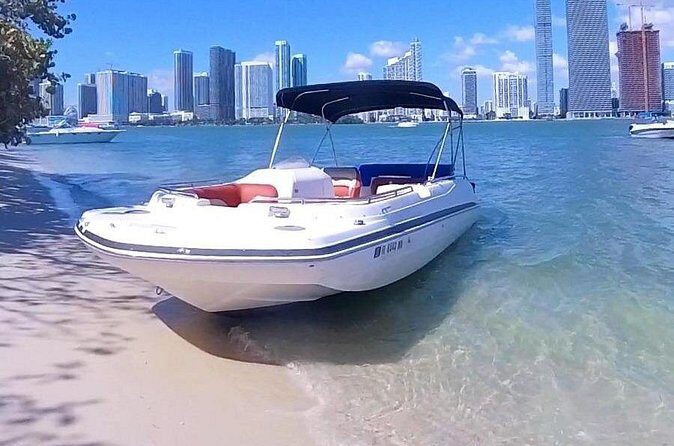 Private Boat Rental in Miami for 10 People - Who Should Book This?