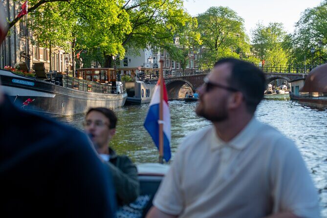 Private Boat Tour Amsterdam - 90 Min incl. welcome drink on historic saloon boat - FAQs