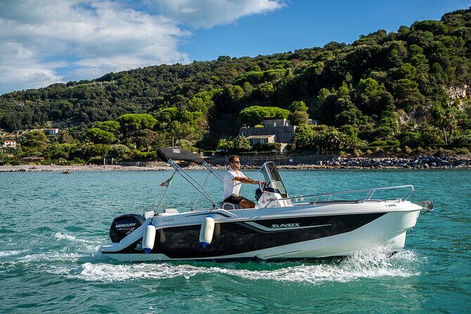 Private Boat Tour Cinque Terre and Portovenere - Sunsix - Who Should Consider This Tour?