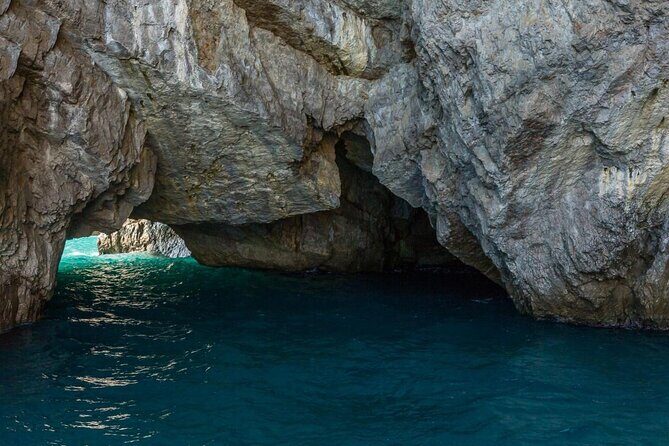 Private Boat Tour of Capri - Exploring the Best of Capri with a Private Boat Tour