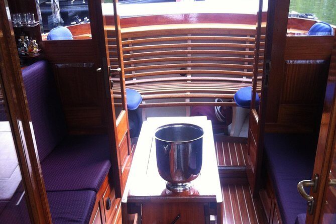 Private boat tour on a electric saloon boat - FAQ
