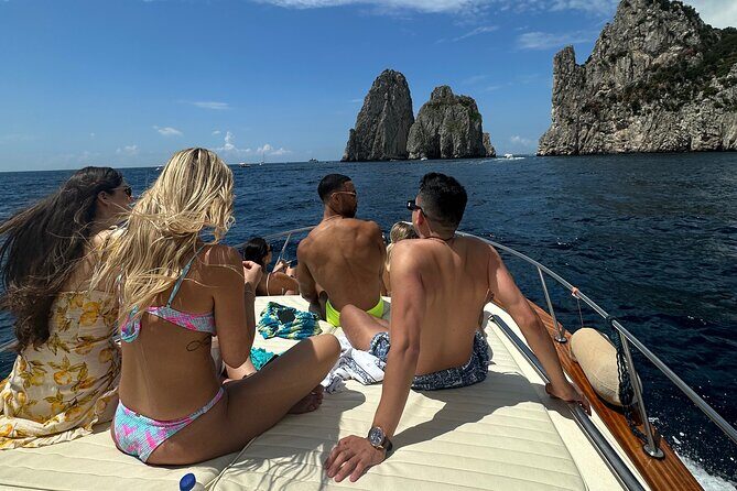 Private boat tour to Capri and Blue Grotto on Gozzo 32 ft - Key Points