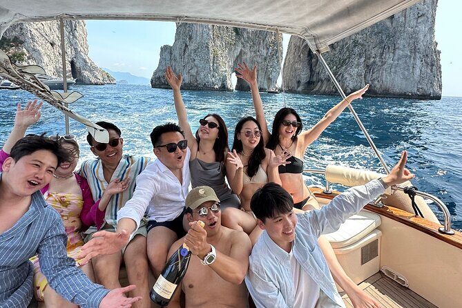Private boat tour to Capri and Blue Grotto on Gozzo 32 ft - FAQ