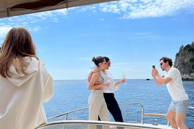Private Boat Tour to Capri's Hidden Gems with Local Skipper - Food, Drinks, and Atmosphere