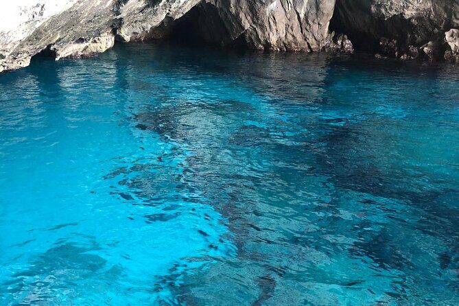 Private Boat Tour to discover Capri - An In-Depth Review of the Capri Private Boat Tour