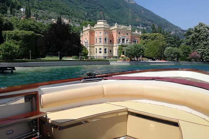 Private boat tour to Isola del Garda and surroundings. - An in-depth look at the experience and what it offers