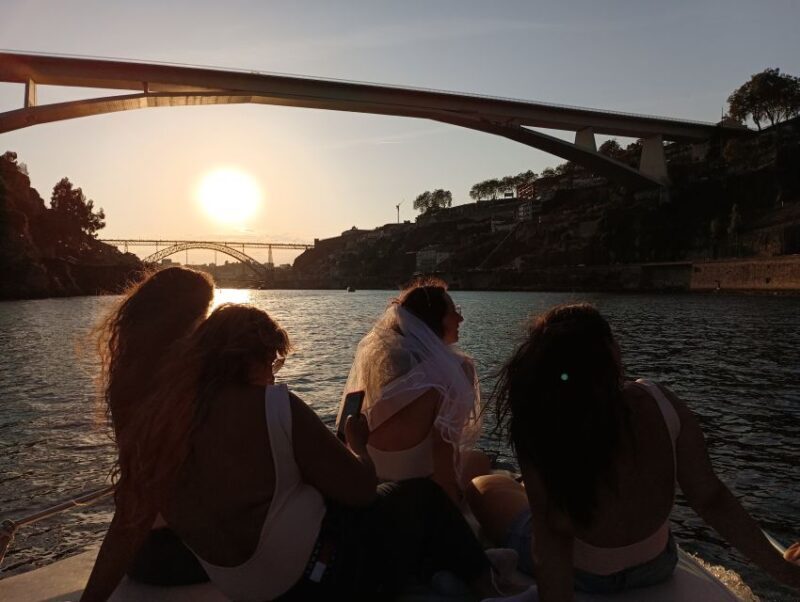 Private Boat Tour to Ponte D. Luís 1h, group price up to 6px - Key Points