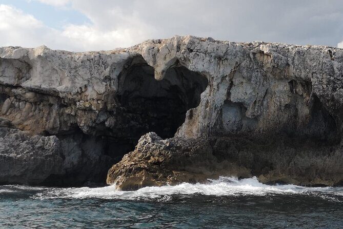 Private boat tour with prosecco and fresh fruit - The Sum Up