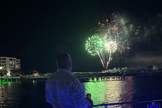 Private Boat Tours in Destin Fireworks Cruises - Exploring the Details of the Destin Fireworks Cruise