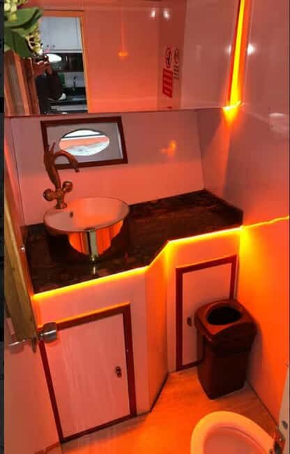 Private Bosphorus Yacht Tour Istanbul - Exploring the Private Bosphorus Yacht Tour in Istanbul