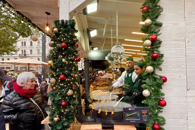 Private Budapest Christmas Market Tour with Chimney Cake & Mulled Wine - Practicalities and Tips for the Tour