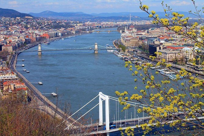 Private Budapest City Tour by Car - FAQ