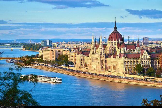 Private Budapest Sightseeing Tour: Royal Castle, Heroes Square, Chain Bridge - An In-Depth Look at the Tour Experience