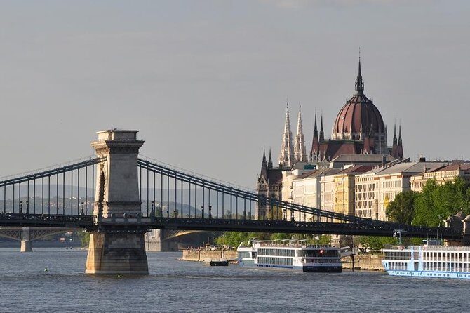 Private Budapest walking tour - 4 hours - The Guide and the Local Experience