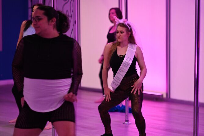 Private Burlesque Party for Up to 15 People at soFly Social ATX - Key Points