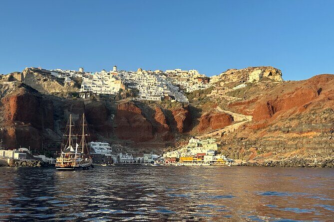Private Caldera Cruise with Motor Yacht in Santorini - Key Points