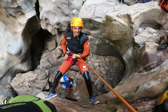 Private canyoning adventure in the Buitreras Canyon - Practical Details and Logistics