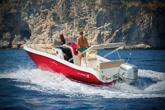 Private Capri daily Tour from Sorrento by 21ft boat - Key Points