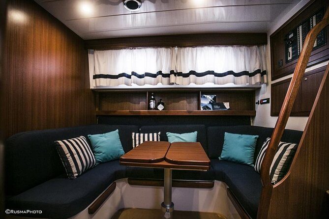 Private Capri day tour from Sorrento on a 38ft Motorboat - FAQ