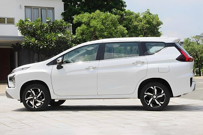 Private Car Between Ho Chi Minh Saigon Airport and City Center - The Sum Up